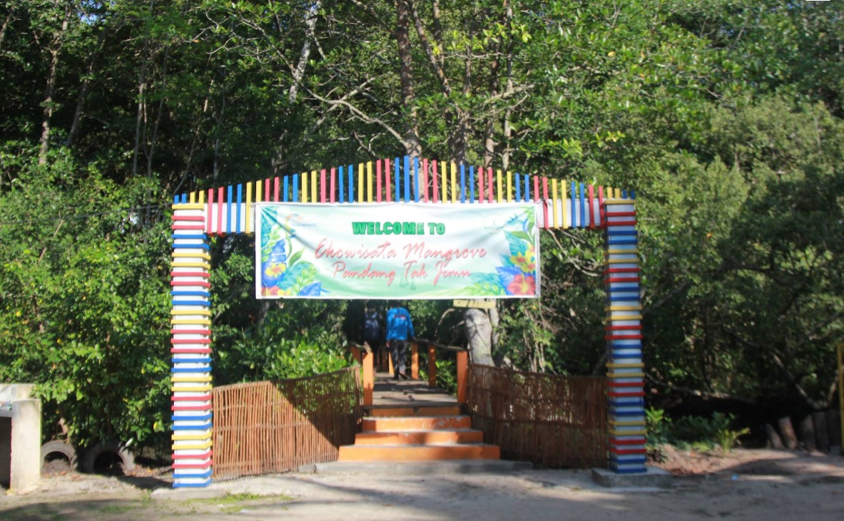 Kampung Tua Bakau Serip